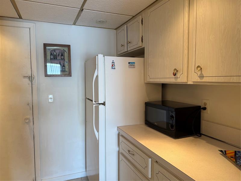Image 15 of 41 For 412 Cypress Rd  225