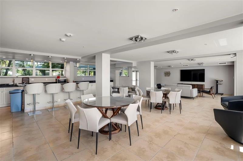 Image 27 of 27 For 1920 Ocean Dr  1504