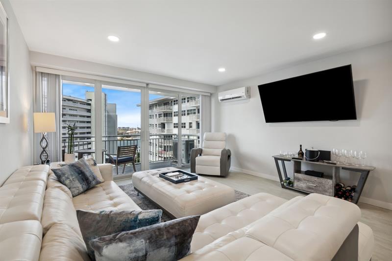 Image 7 of 27 For 1920 Ocean Dr  1504