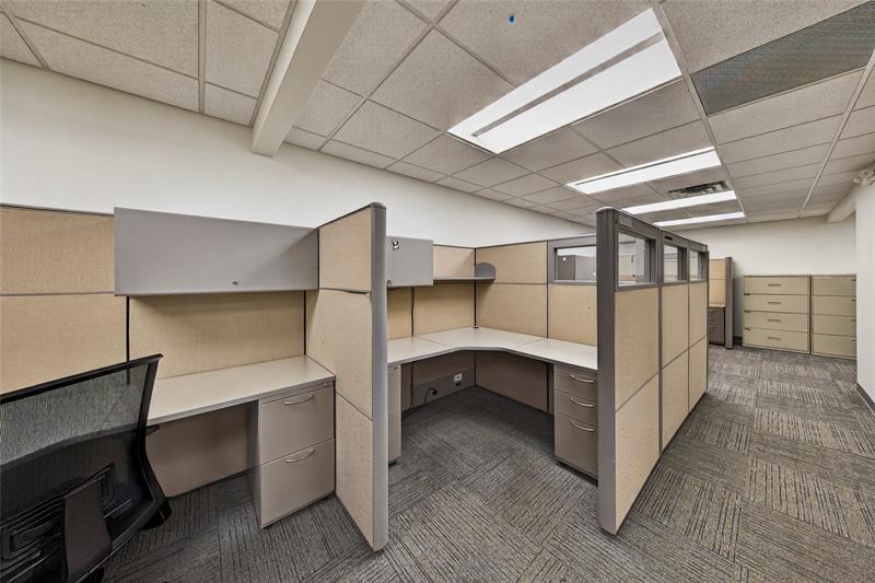 Image 11 of 26 For 2101 Andrews Ave