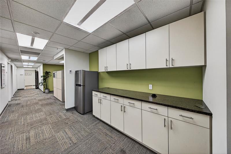 Image 16 of 26 For 2101 Andrews Ave