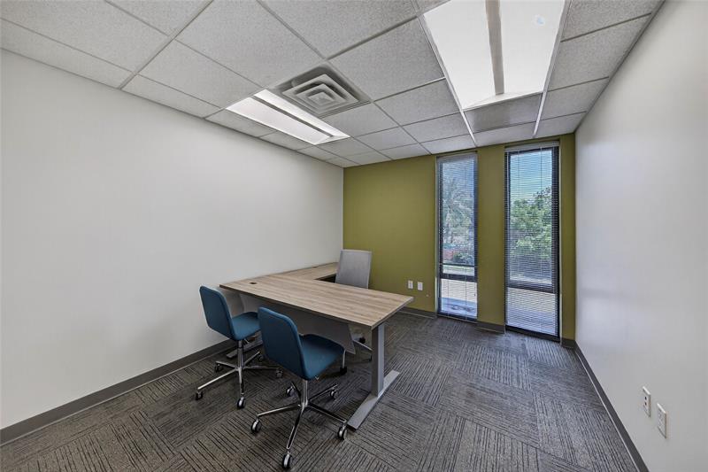 Image 21 of 26 For 2101 Andrews Ave