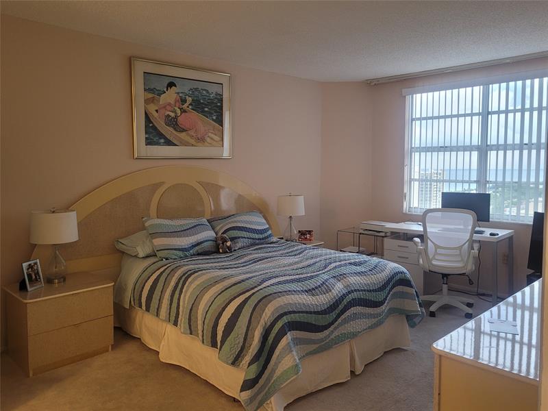 Image 9 of 14 For 1985 Ocean Dr  19j