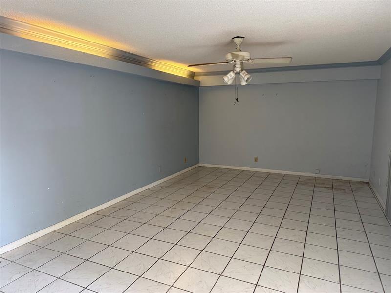 Image 7 of 15 For 2962 Waterford Dr  2962