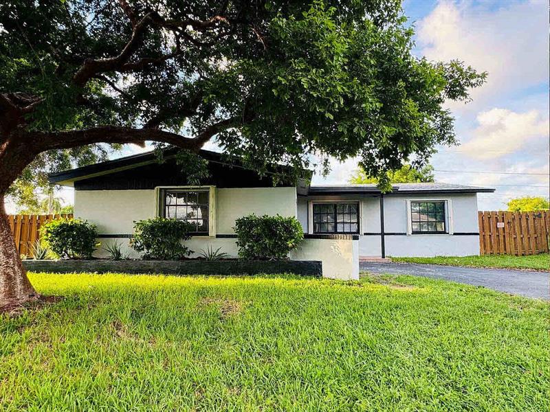 Image 3 of 17 For 9171 26th St