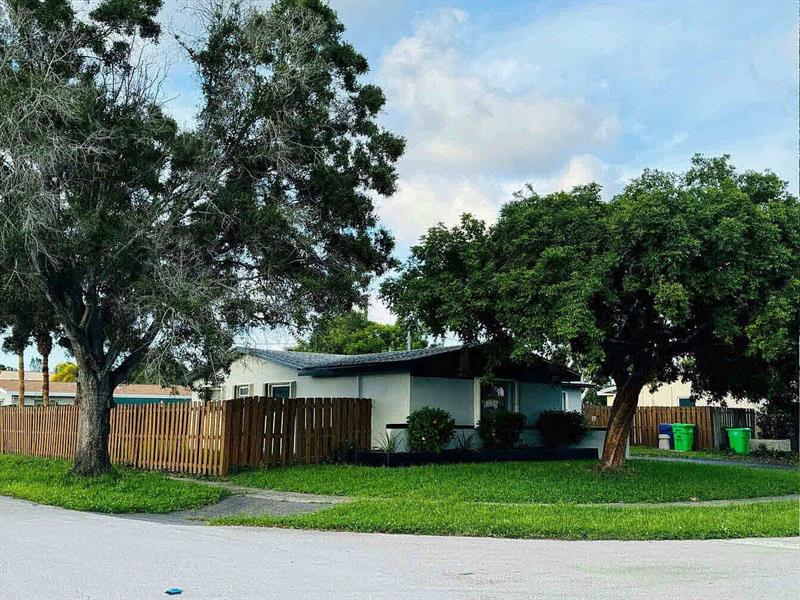 Image 4 of 17 For 9171 26th St