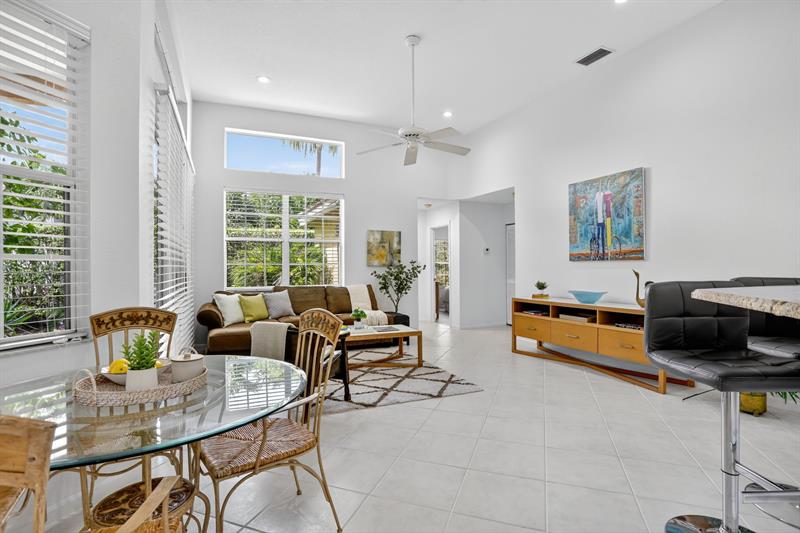 Image 25 of 91 For 2807 Oakbrook Ln
