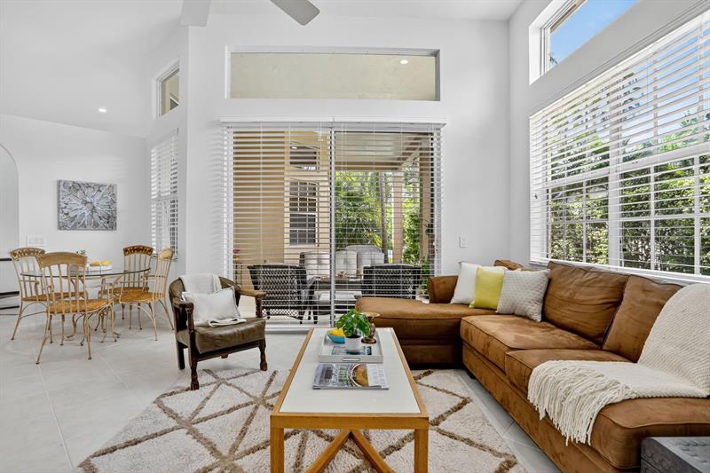 Image 26 of 91 For 2807 Oakbrook Ln