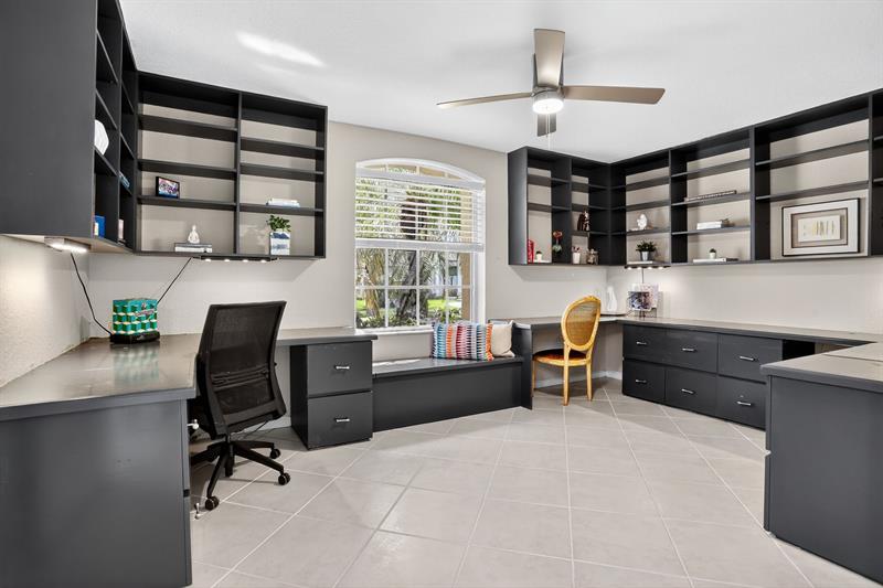 Image 35 of 91 For 2807 Oakbrook Ln
