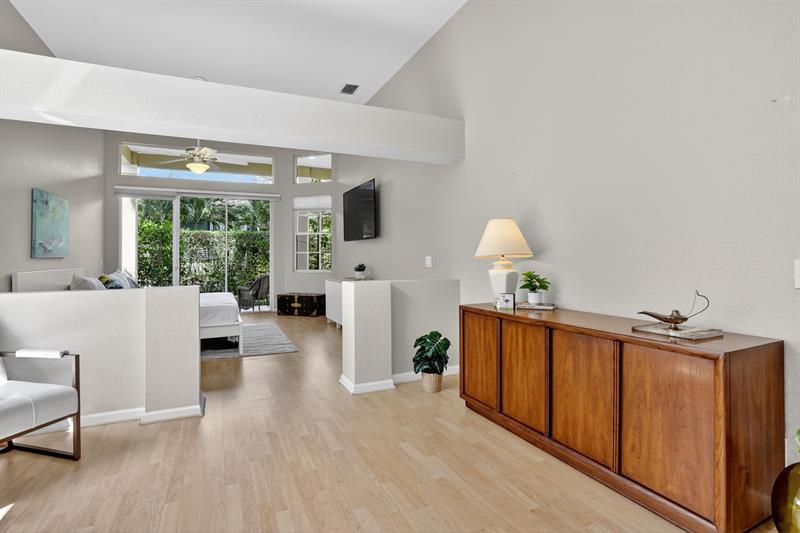 Image 39 of 91 For 2807 Oakbrook Ln