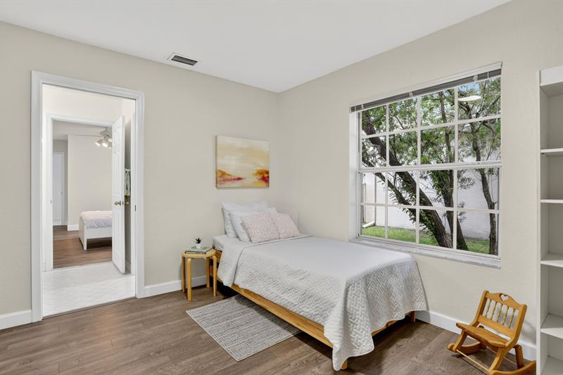 Image 45 of 91 For 2807 Oakbrook Ln