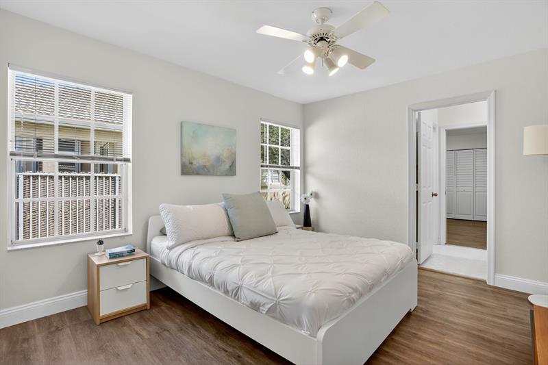 Image 48 of 91 For 2807 Oakbrook Ln