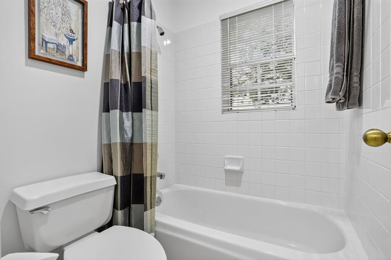 Image 50 of 91 For 2807 Oakbrook Ln