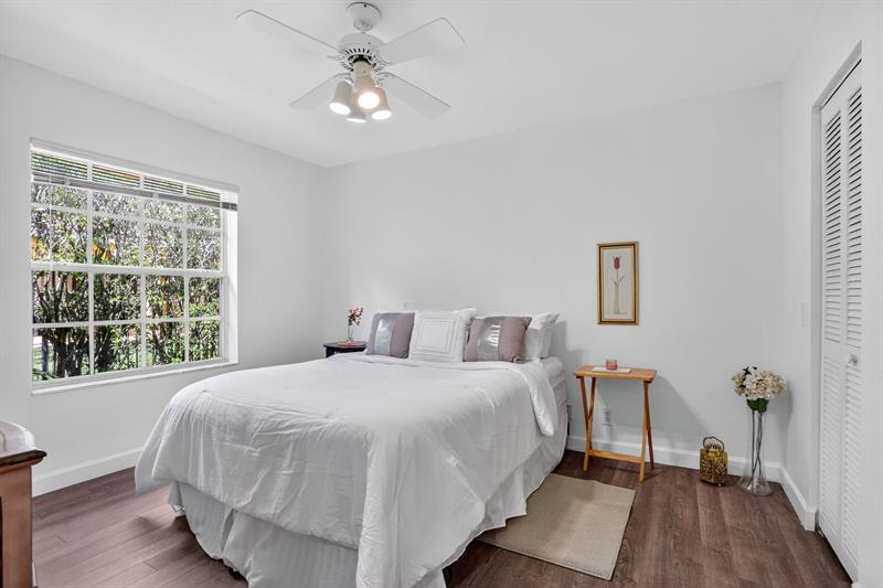 Image 52 of 91 For 2807 Oakbrook Ln