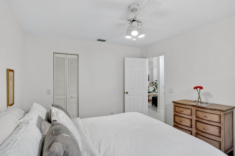 Image 53 of 91 For 2807 Oakbrook Ln