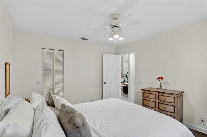 Image 55 of 91 For 2807 Oakbrook Ln