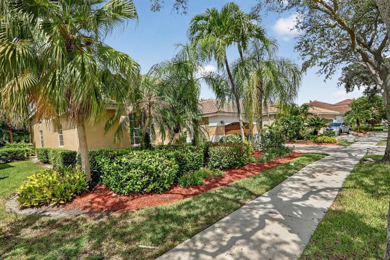 Image 63 of 91 For 2807 Oakbrook Ln