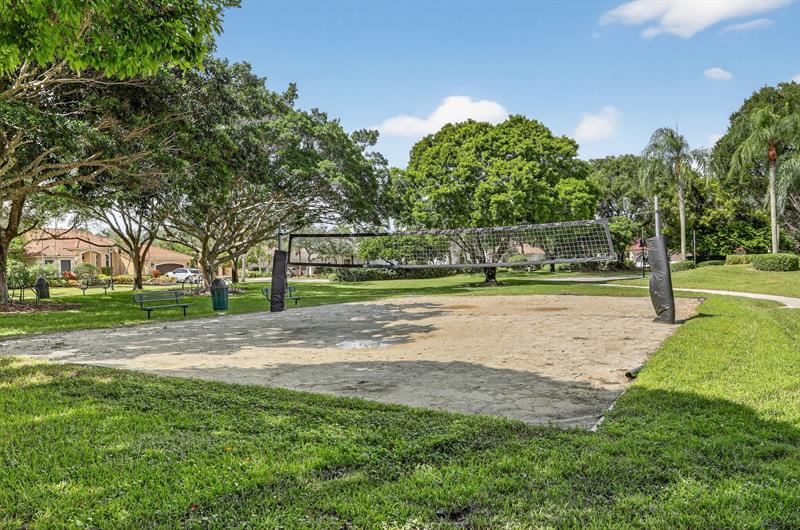 Image 67 of 91 For 2807 Oakbrook Ln