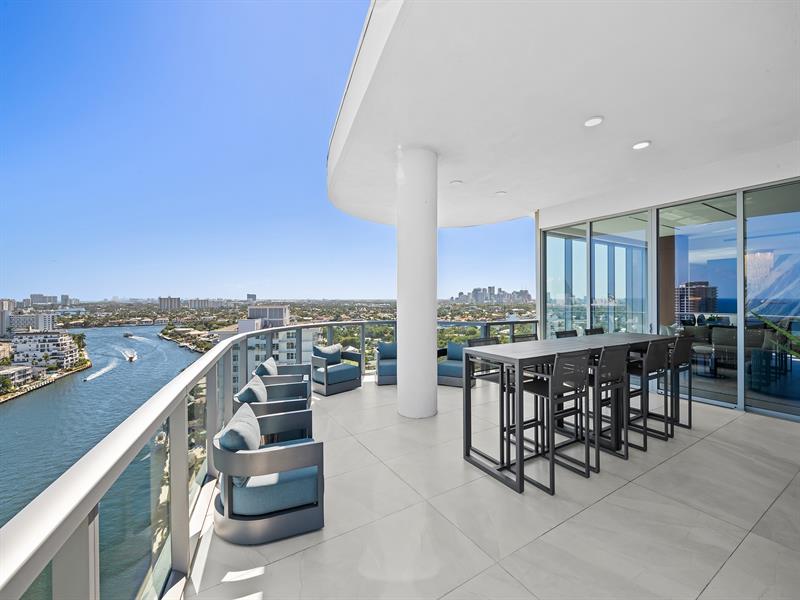 Image 15 of 91 For 920 Intracoastal Drive  Ph1