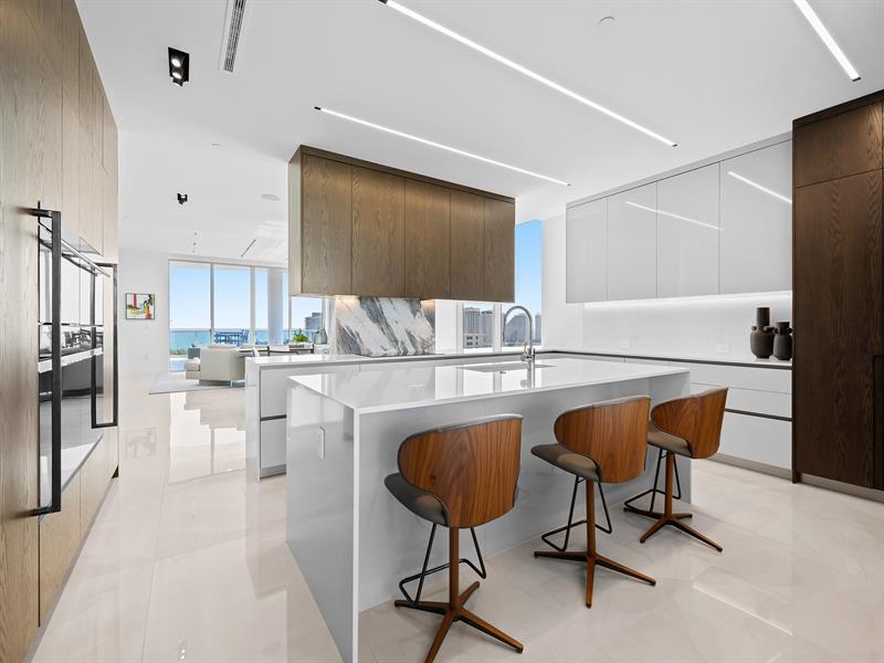 Image 20 of 91 For 920 Intracoastal Drive  Ph1