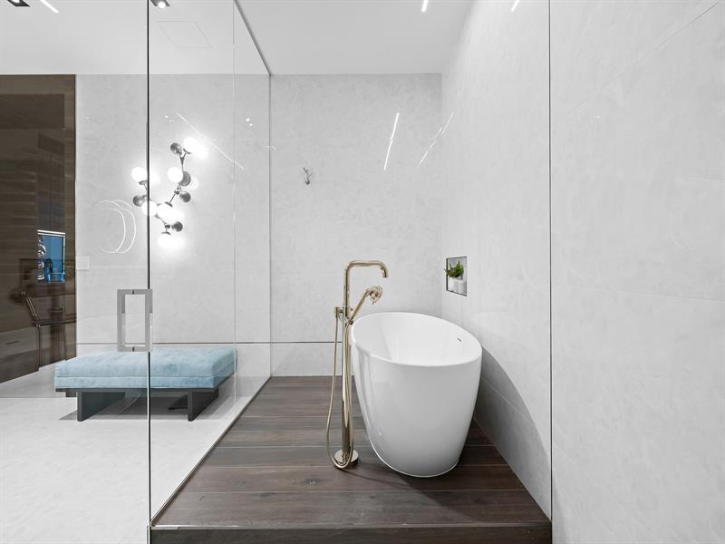 Image 62 of 91 For 920 Intracoastal Drive  Ph1