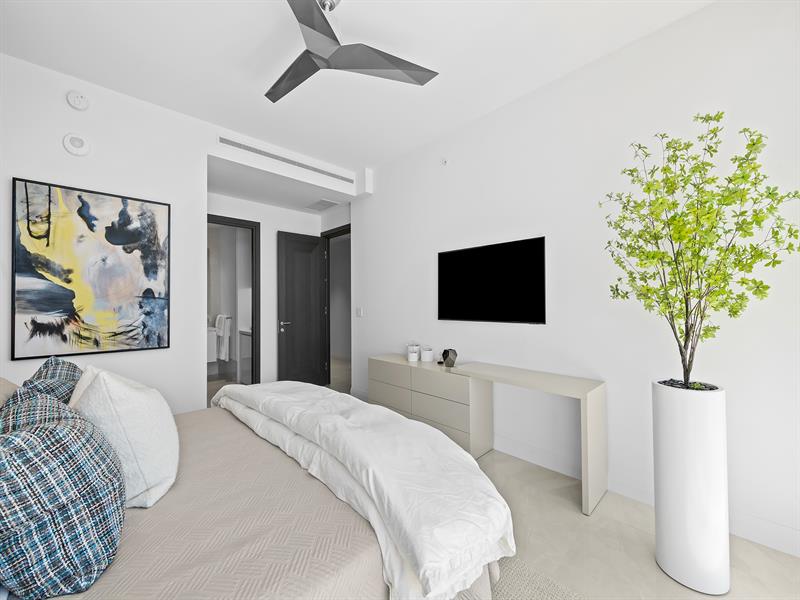 Image 68 of 91 For 920 Intracoastal Drive  Ph1