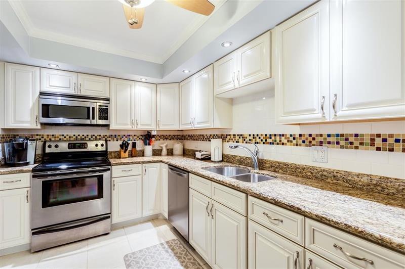 Image 4 of 23 For 405 Ocean Blvd  915