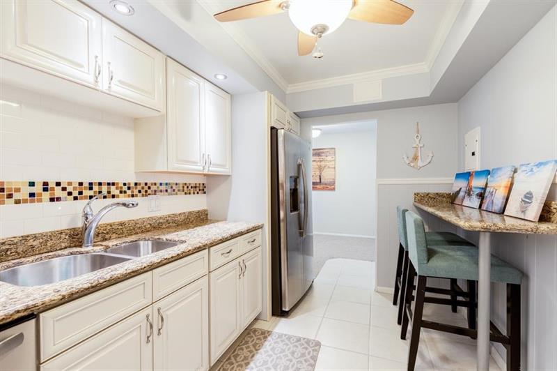 Image 5 of 23 For 405 Ocean Blvd  915