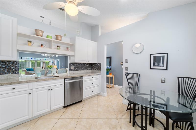 Image 13 of 33 For 21314 Chinaberry Dr