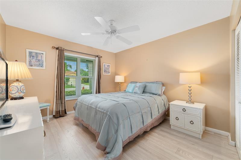 Image 14 of 33 For 21314 Chinaberry Dr
