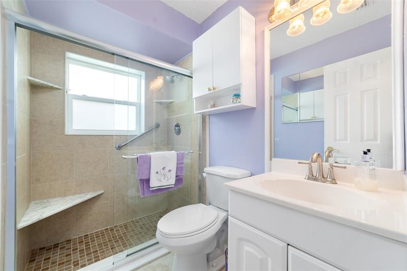 Image 15 of 33 For 21314 Chinaberry Dr
