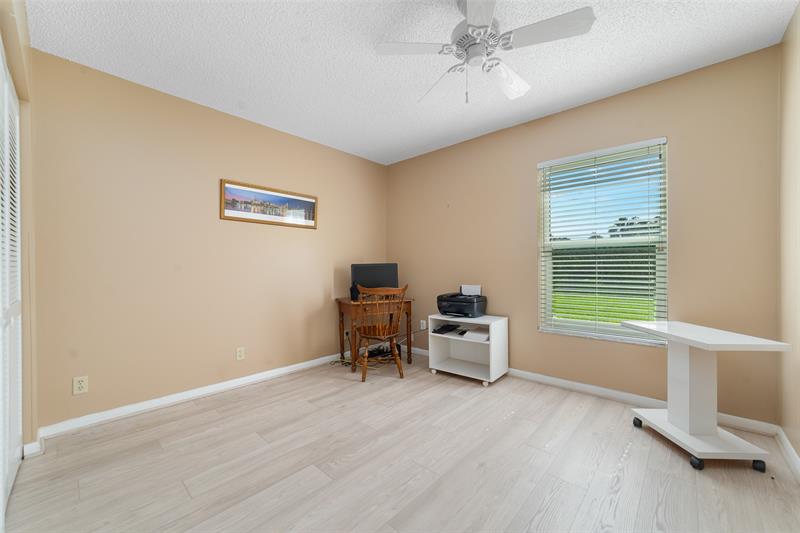 Image 16 of 33 For 21314 Chinaberry Dr