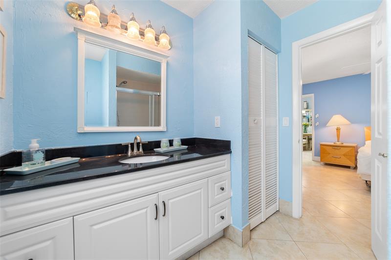 Image 20 of 33 For 21314 Chinaberry Dr