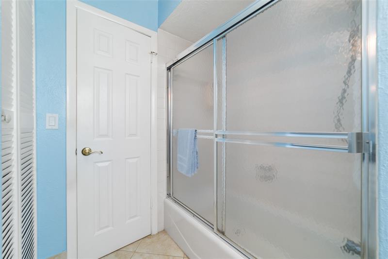 Image 21 of 33 For 21314 Chinaberry Dr
