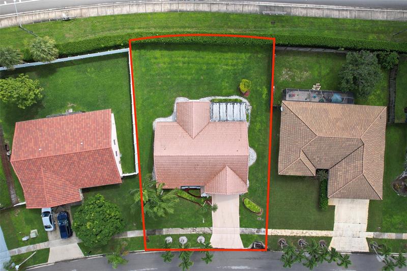 Image 27 of 33 For 21314 Chinaberry Dr