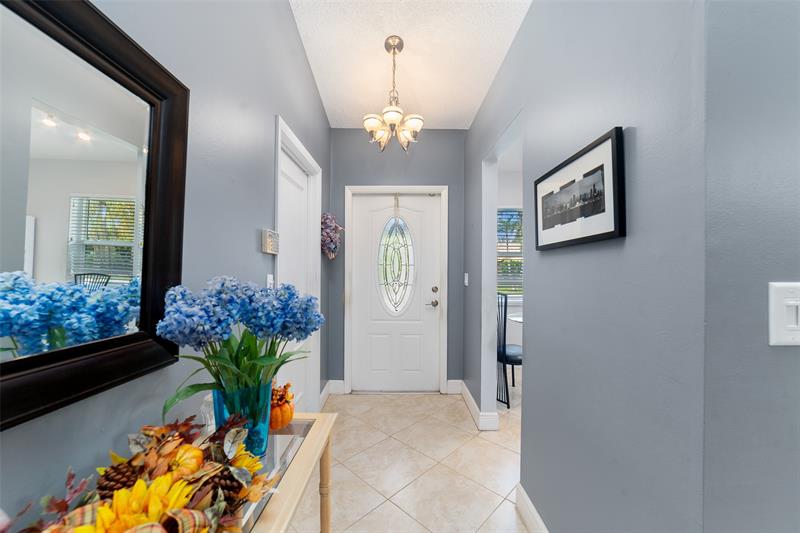 Image 3 of 33 For 21314 Chinaberry Dr