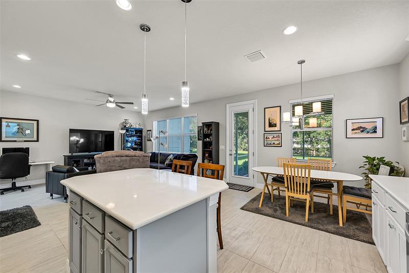 Image 11 of 43 For 964 Banyan Dr