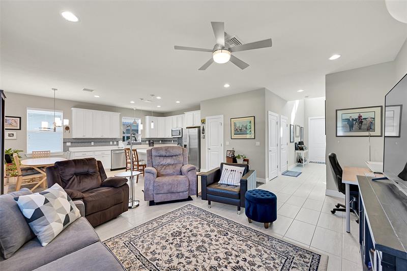 Image 12 of 43 For 964 Banyan Dr