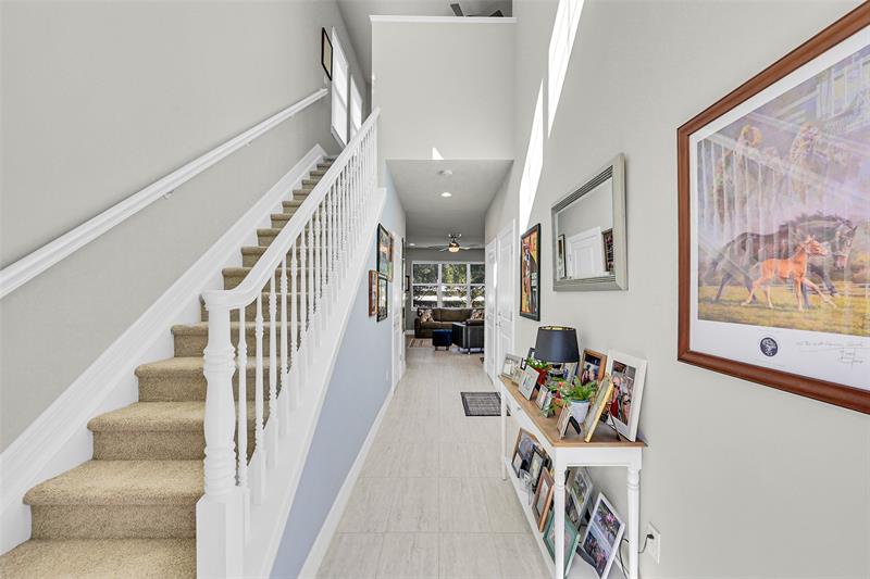 Image 14 of 43 For 964 Banyan Dr