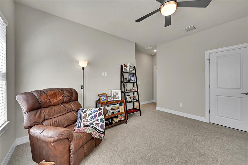 Image 15 of 43 For 964 Banyan Dr