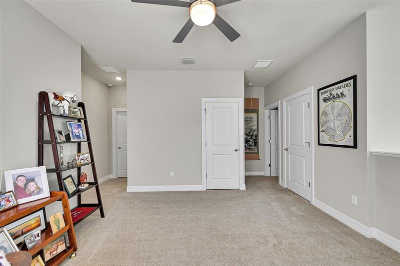 Image 16 of 43 For 964 Banyan Dr