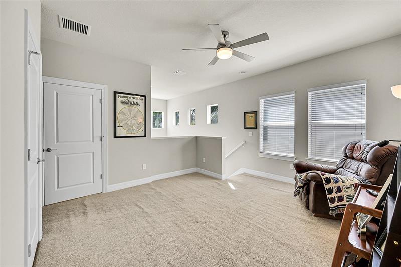Image 17 of 43 For 964 Banyan Dr