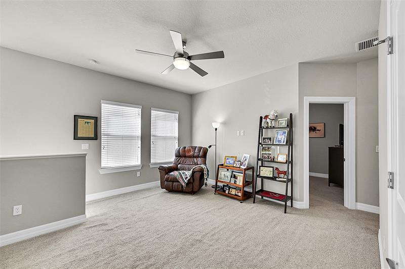 Image 18 of 43 For 964 Banyan Dr