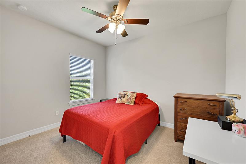 Image 20 of 43 For 964 Banyan Dr