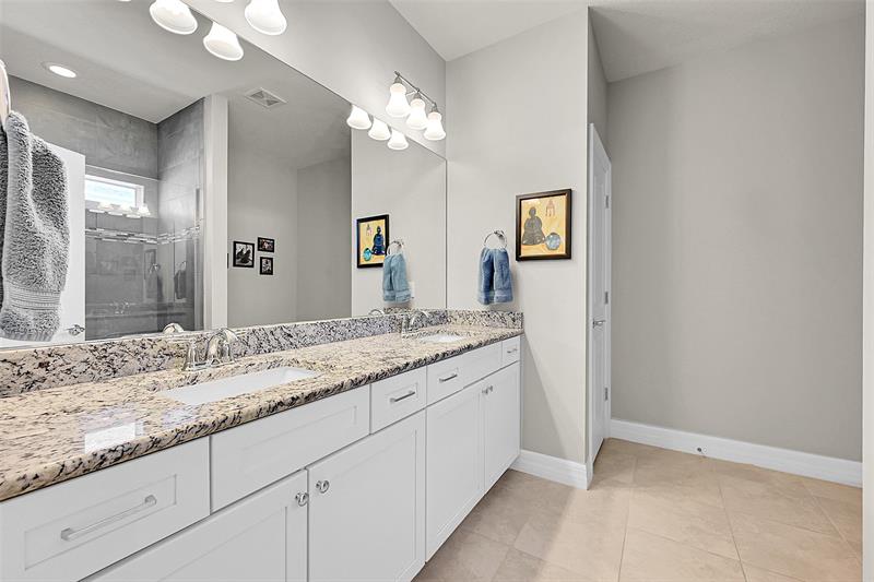Image 30 of 43 For 964 Banyan Dr