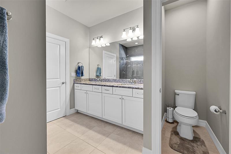 Image 31 of 43 For 964 Banyan Dr
