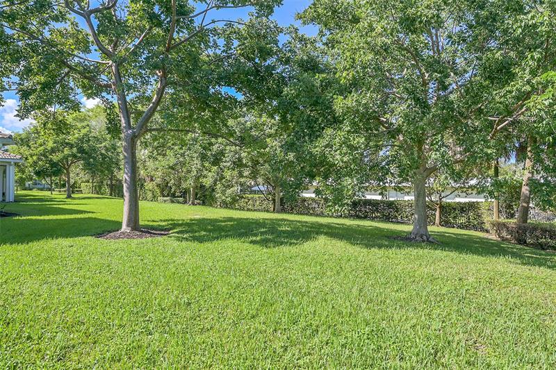 Image 39 of 43 For 964 Banyan Dr