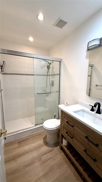 Image 11 of 13 For 110 70th St  202