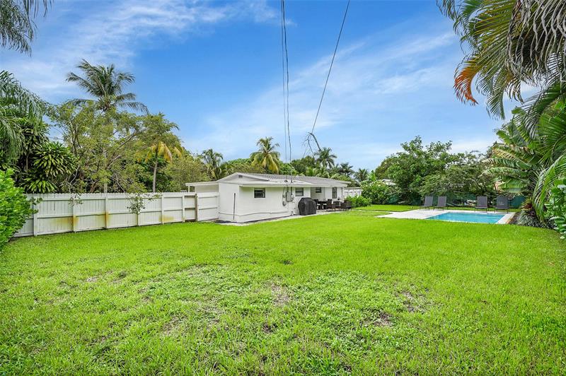 Image 40 of 48 For 400 26th Dr  