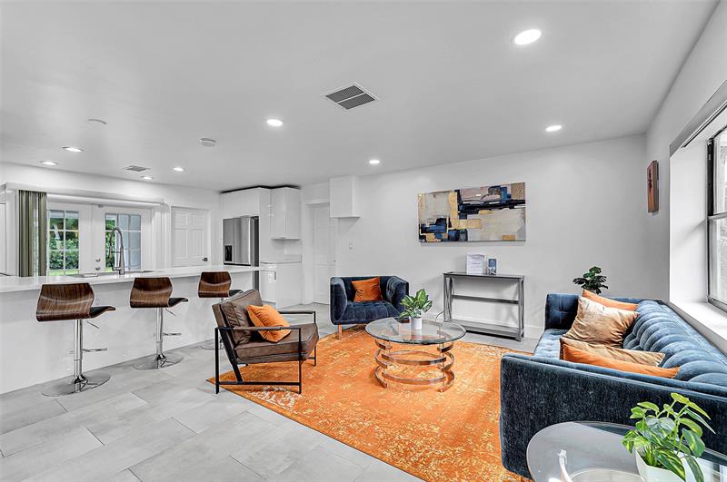 Image 6 of 48 For 400 26th Dr  